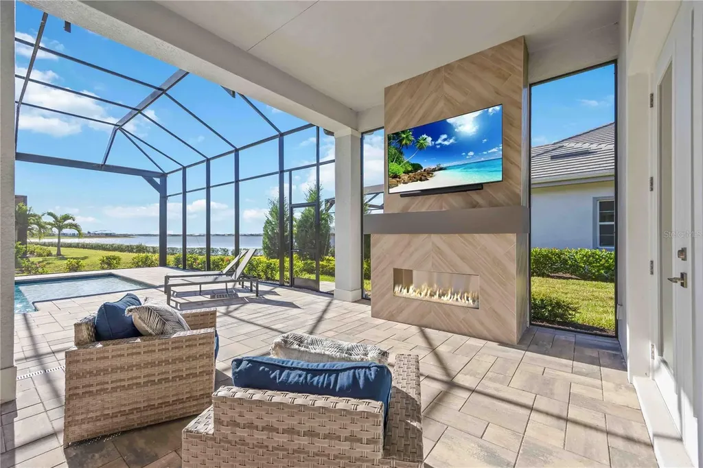 500 Blue Shell Loop Sarasota FL 34240