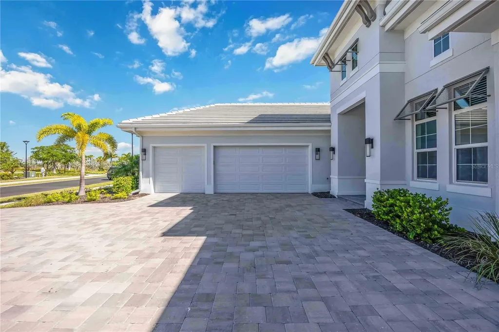 500 Blue Shell Loop Sarasota FL 34240