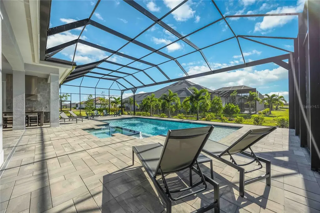 500 Blue Shell Loop Sarasota FL 34240