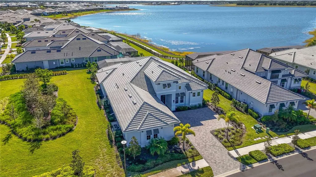500 Blue Shell Loop Sarasota FL 34240