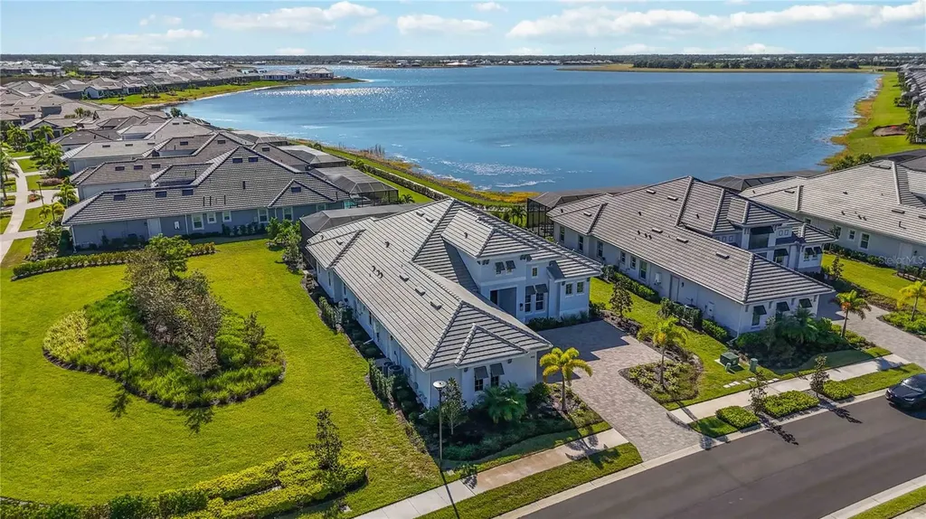 500 Blue Shell Loop Sarasota FL 34240