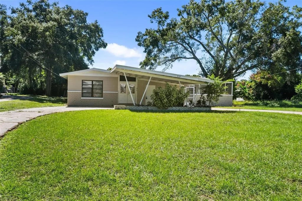 919 Avenue S SE Winter Haven FL 33880