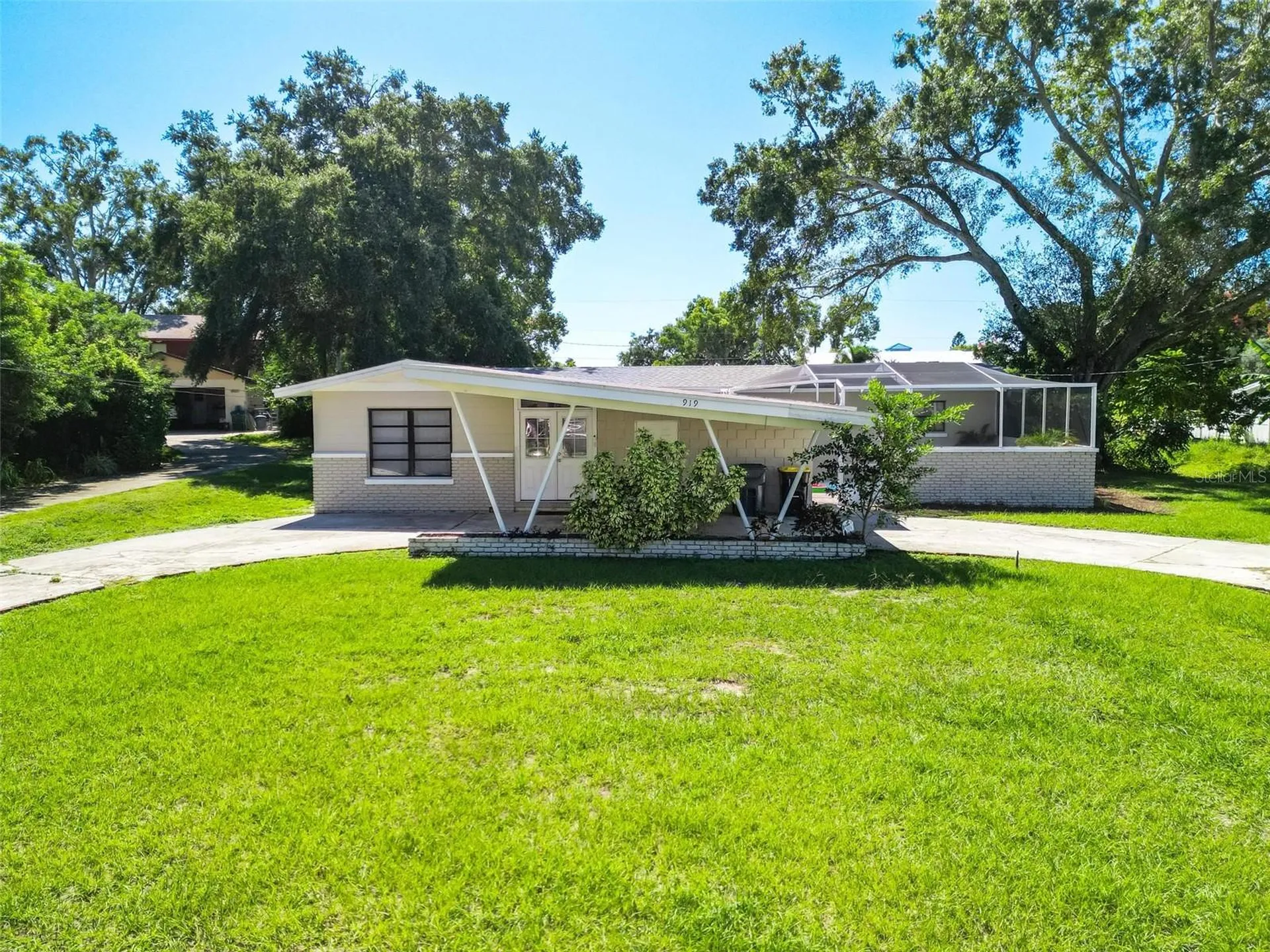 919 Avenue S SE Winter Haven FL 33880