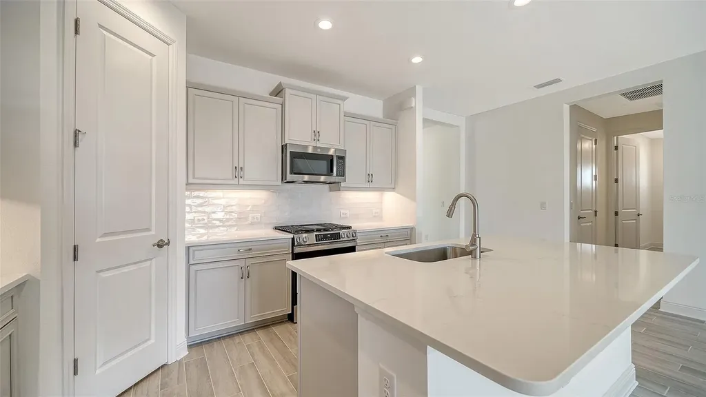 2444 Star Apple Way Sarasota FL 34240
