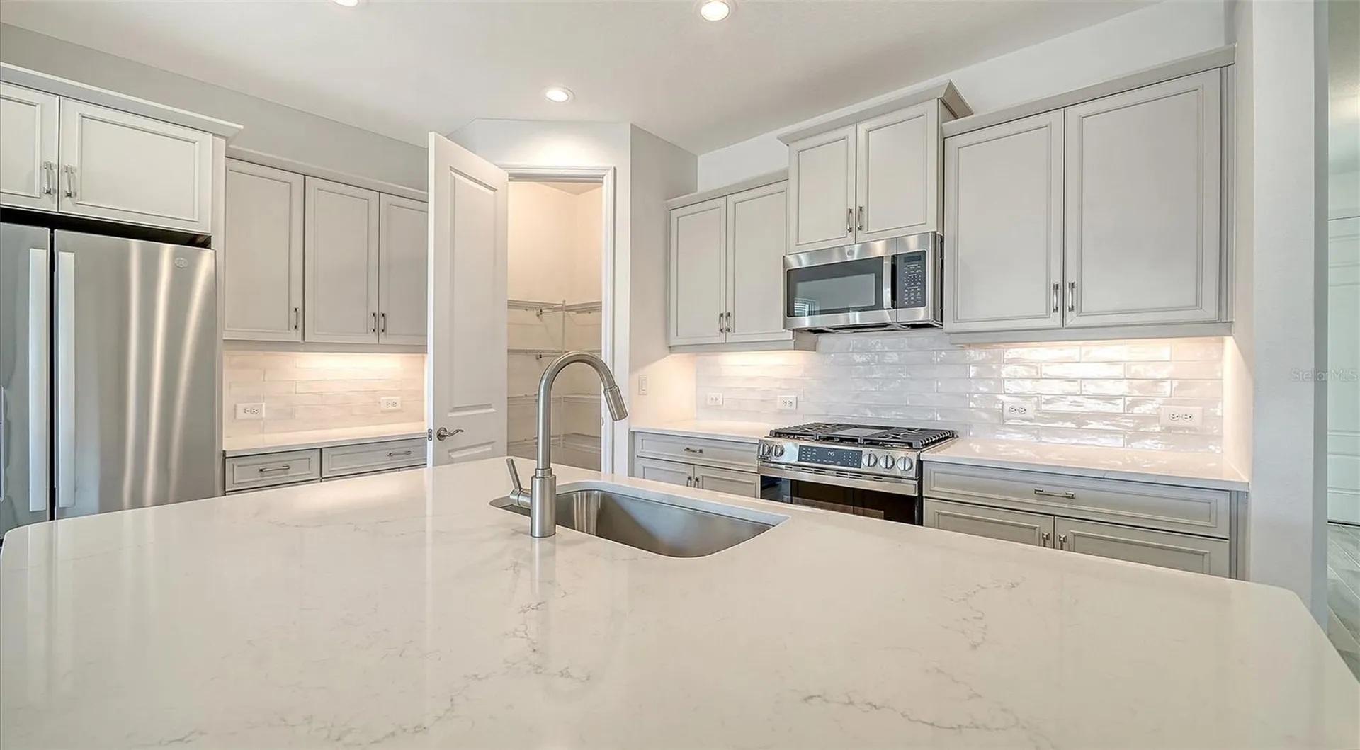 2444 Star Apple Way Sarasota FL 34240