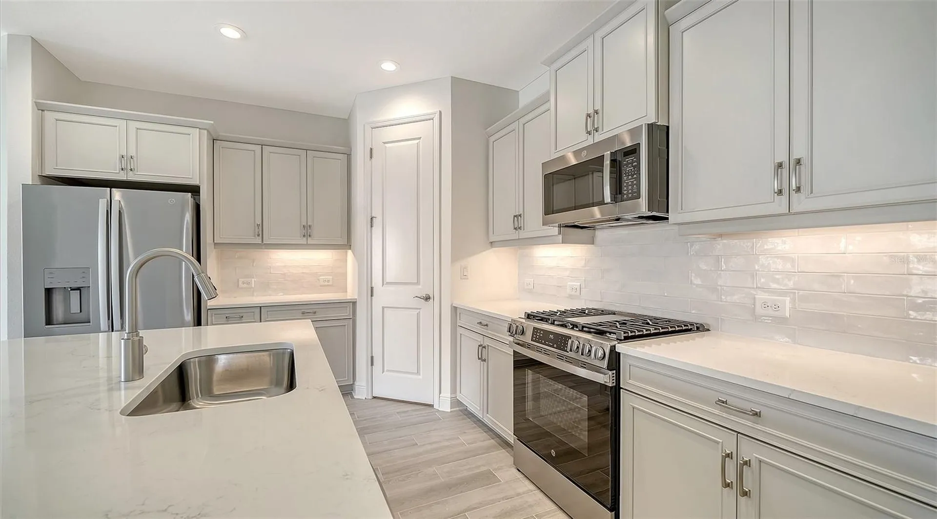 2444 Star Apple Way Sarasota FL 34240