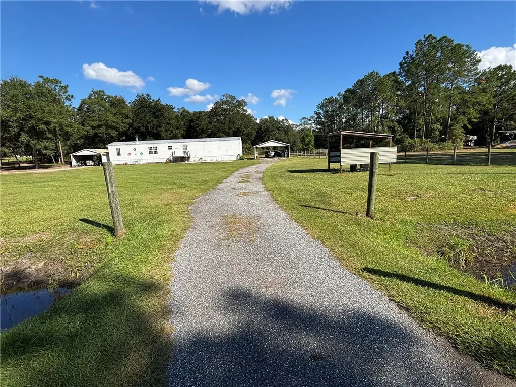 8260 SE 175th Court Ocklawaha FL 32179