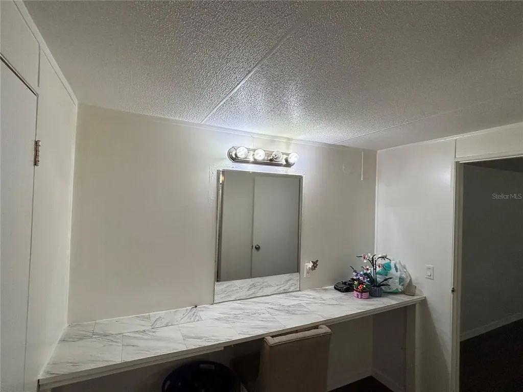 8260 SE 175th Court Ocklawaha FL 32179