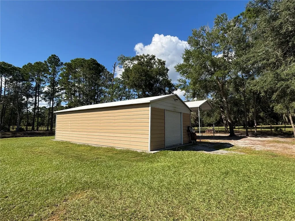 8260 SE 175th Court Ocklawaha FL 32179