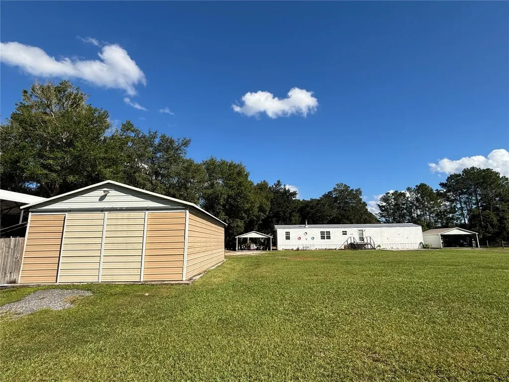 8260 SE 175th Court Ocklawaha FL 32179
