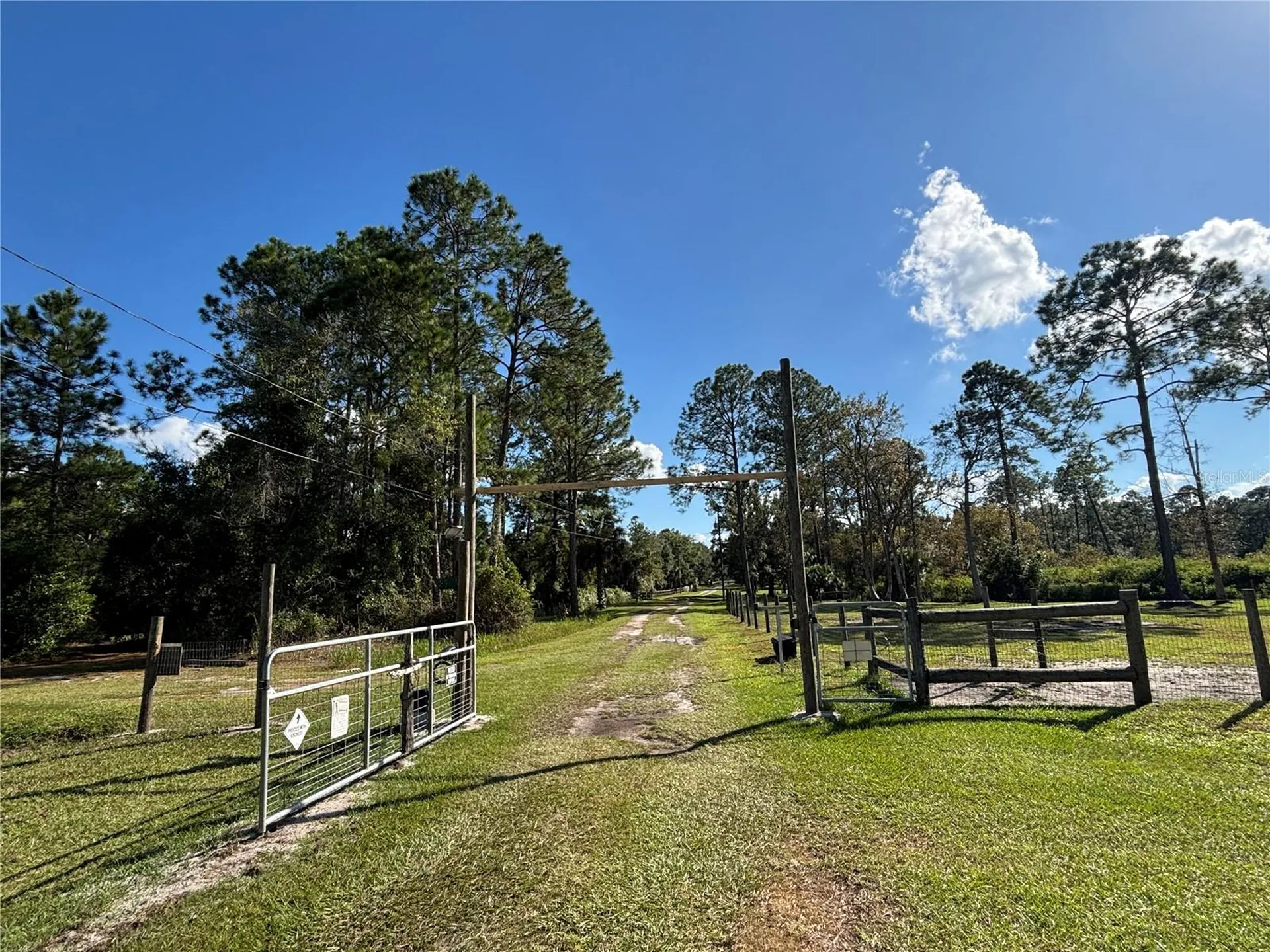8260 SE 175th Court Ocklawaha FL 32179