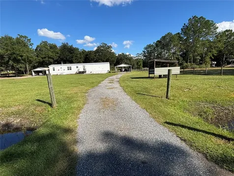 8260 SE 175th Court Ocklawaha FL 32179