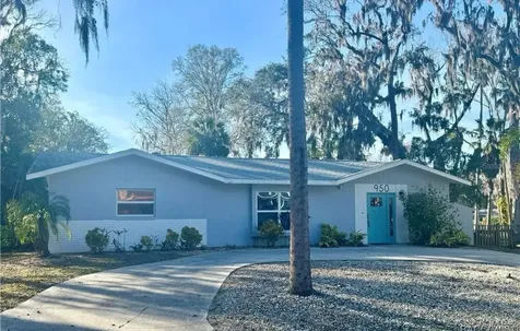 950 N Gardenview Terrace Crystal River FL 34429
