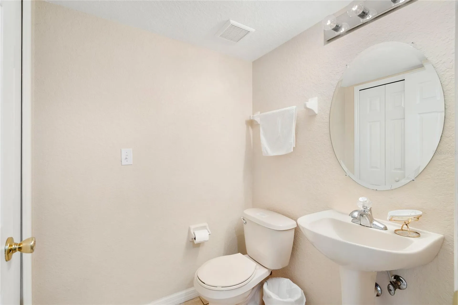 5702 Delorean Drive Kissimmee FL 34746