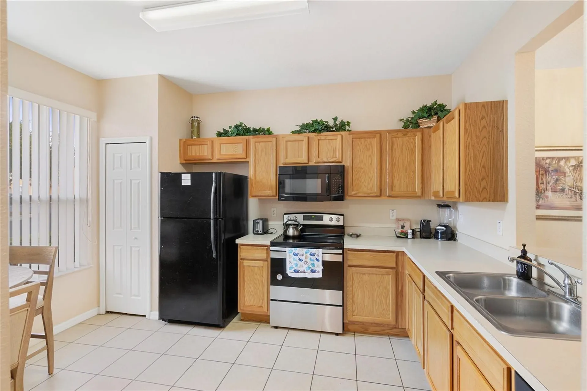 5702 Delorean Drive Kissimmee FL 34746