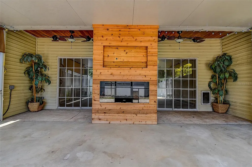 914 Woodbridge Court Safety Harbor FL 34695
