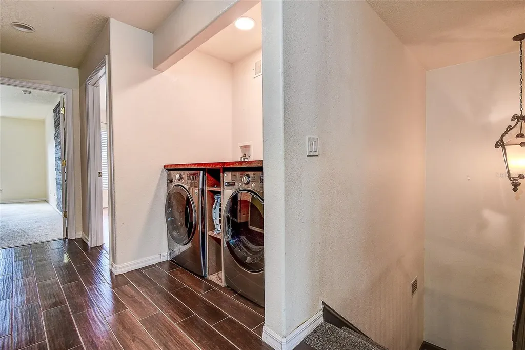 914 Woodbridge Court Safety Harbor FL 34695