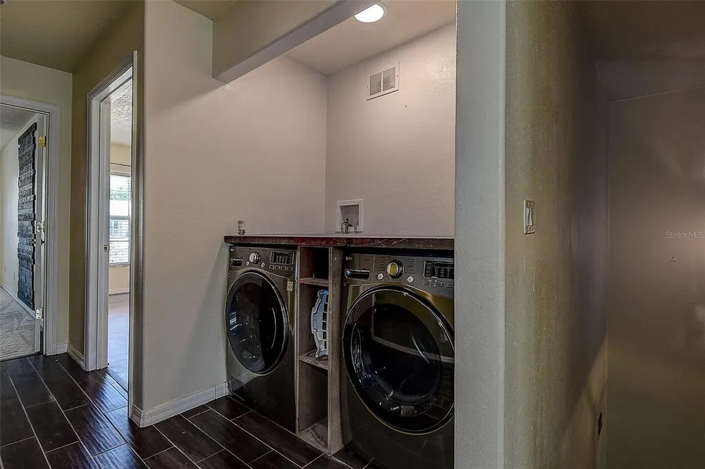 914 Woodbridge Court Safety Harbor FL 34695