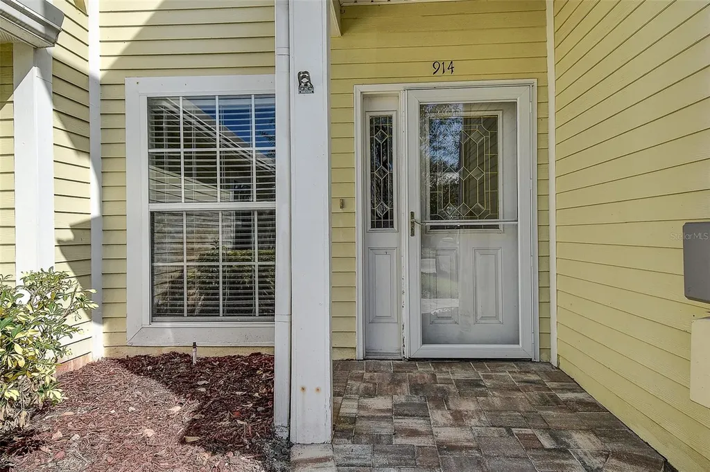 914 Woodbridge Court Safety Harbor FL 34695