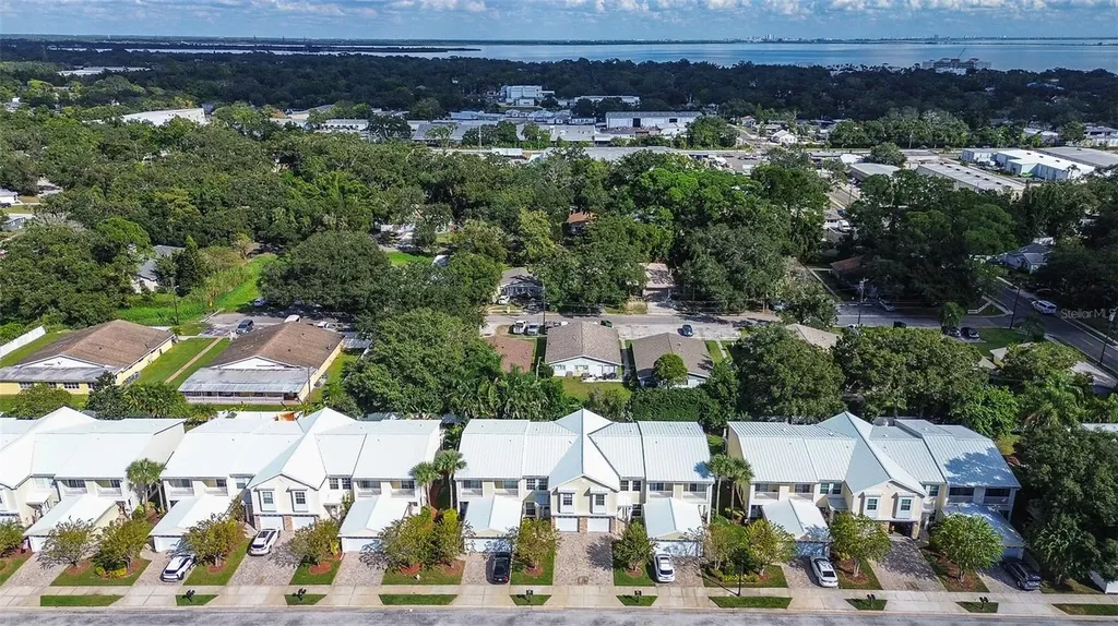914 Woodbridge Court Safety Harbor FL 34695