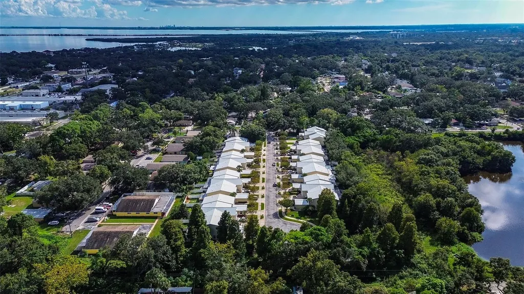 914 Woodbridge Court Safety Harbor FL 34695