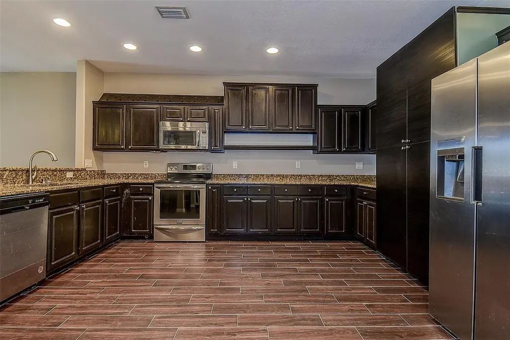 914 Woodbridge Court Safety Harbor FL 34695