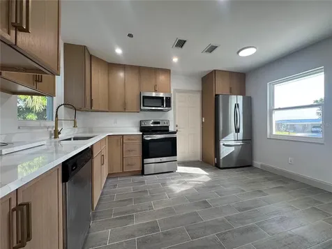 2221 20th Street NW Winter Haven FL 33881