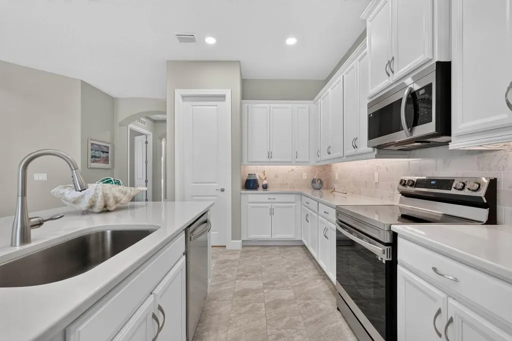 27 S Riverwalk Drive Palm Coast FL 32137