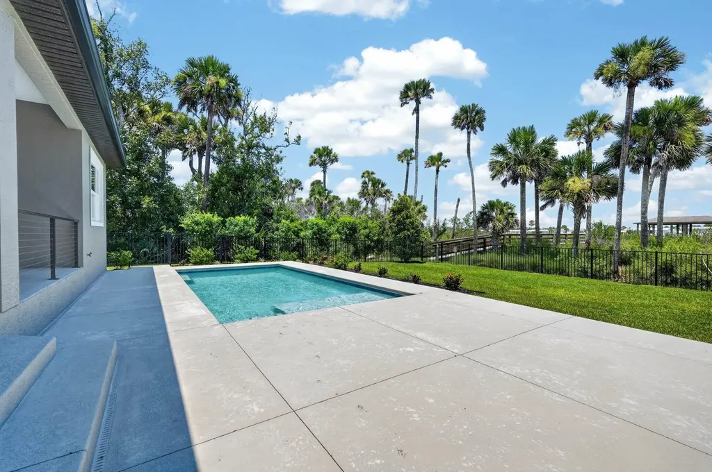 27 S Riverwalk Drive Palm Coast FL 32137