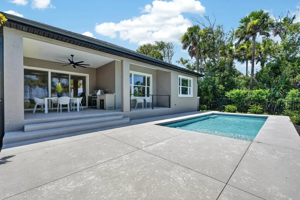 27 S Riverwalk Drive Palm Coast FL 32137