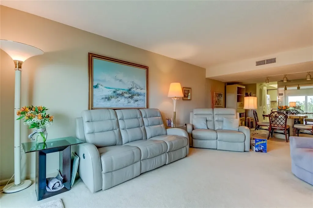 7050 Sunset Drive S South Pasadena FL 33707
