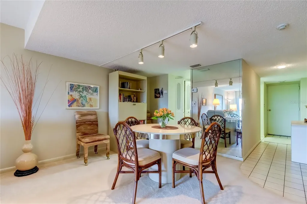 7050 Sunset Drive S South Pasadena FL 33707