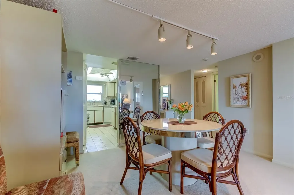 7050 Sunset Drive S South Pasadena FL 33707