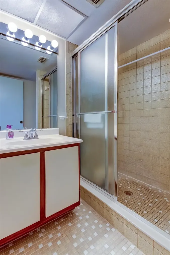 7050 Sunset Drive S South Pasadena FL 33707