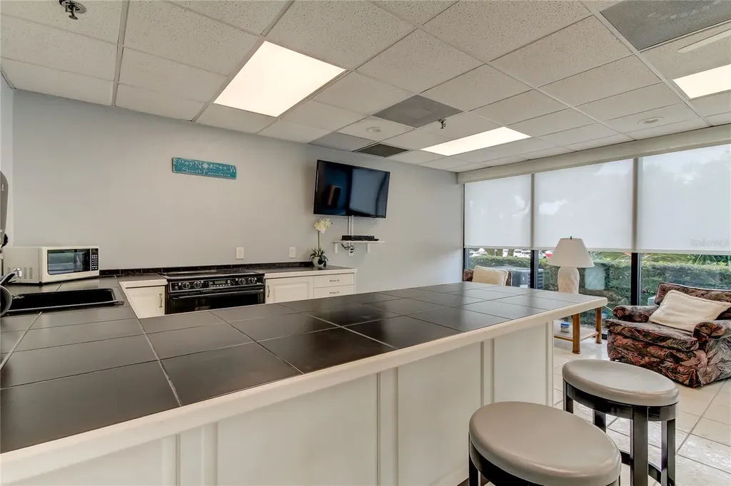 7050 Sunset Drive S South Pasadena FL 33707
