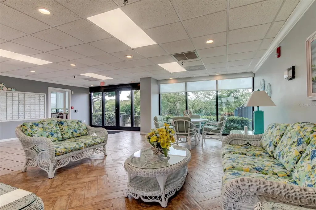 7050 Sunset Drive S South Pasadena FL 33707