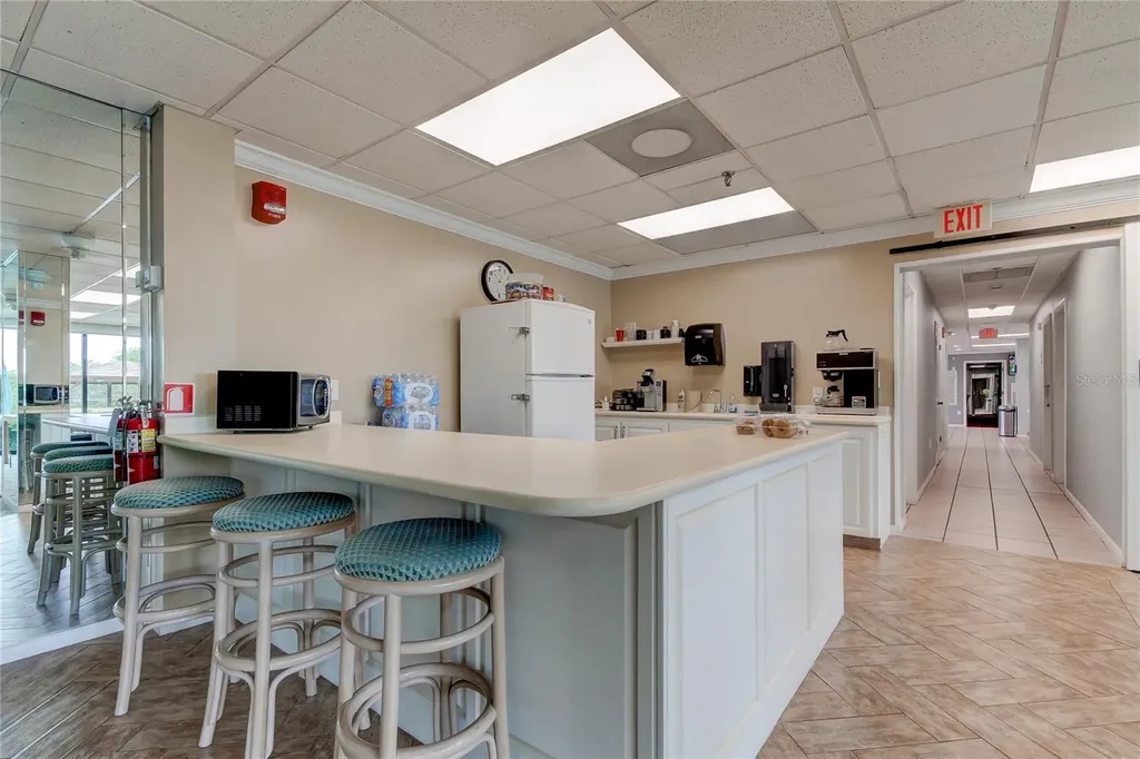 7050 Sunset Drive S South Pasadena FL 33707