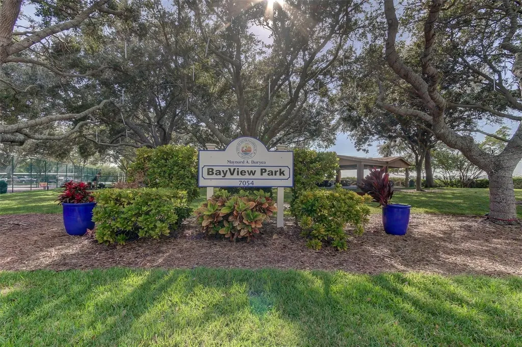 7050 Sunset Drive S South Pasadena FL 33707
