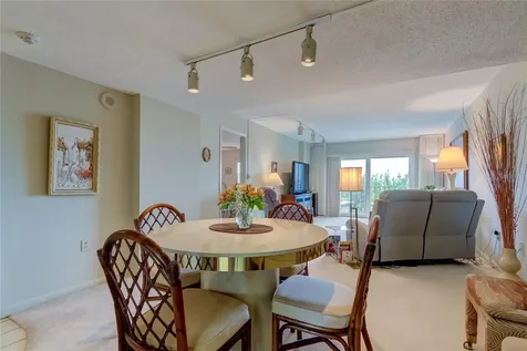 7050 Sunset Drive S South Pasadena FL 33707