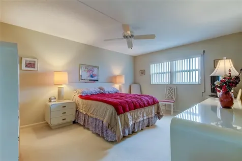 7050 Sunset Drive S South Pasadena FL 33707