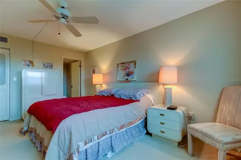 7050 Sunset Drive S South Pasadena FL 33707