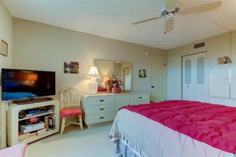 7050 Sunset Drive S South Pasadena FL 33707