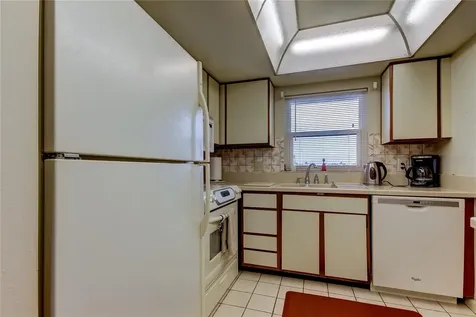 7050 Sunset Drive S South Pasadena FL 33707