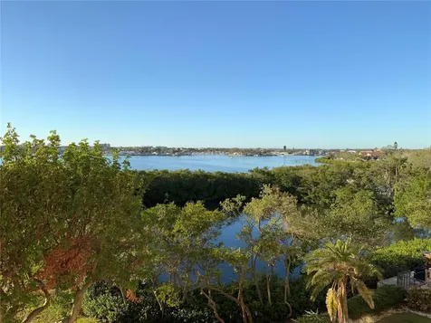 7050 Sunset Drive S South Pasadena FL 33707