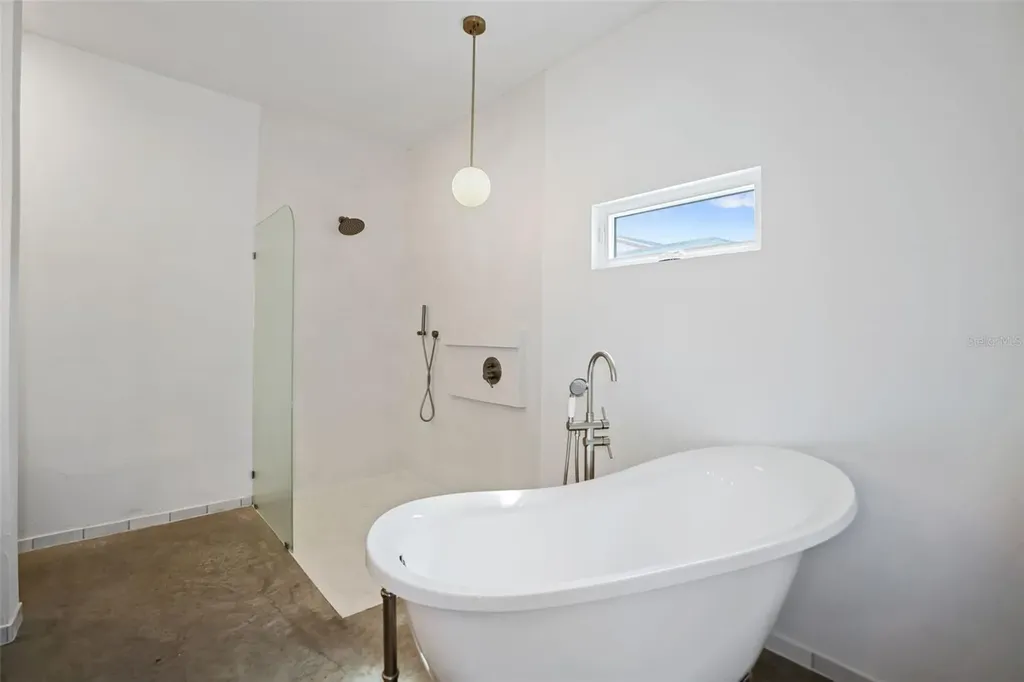 2012 Culberson Avenue Dunedin FL 34698