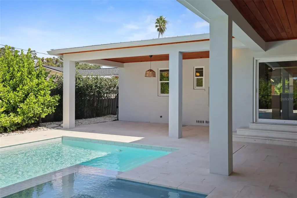 2012 Culberson Avenue Dunedin FL 34698