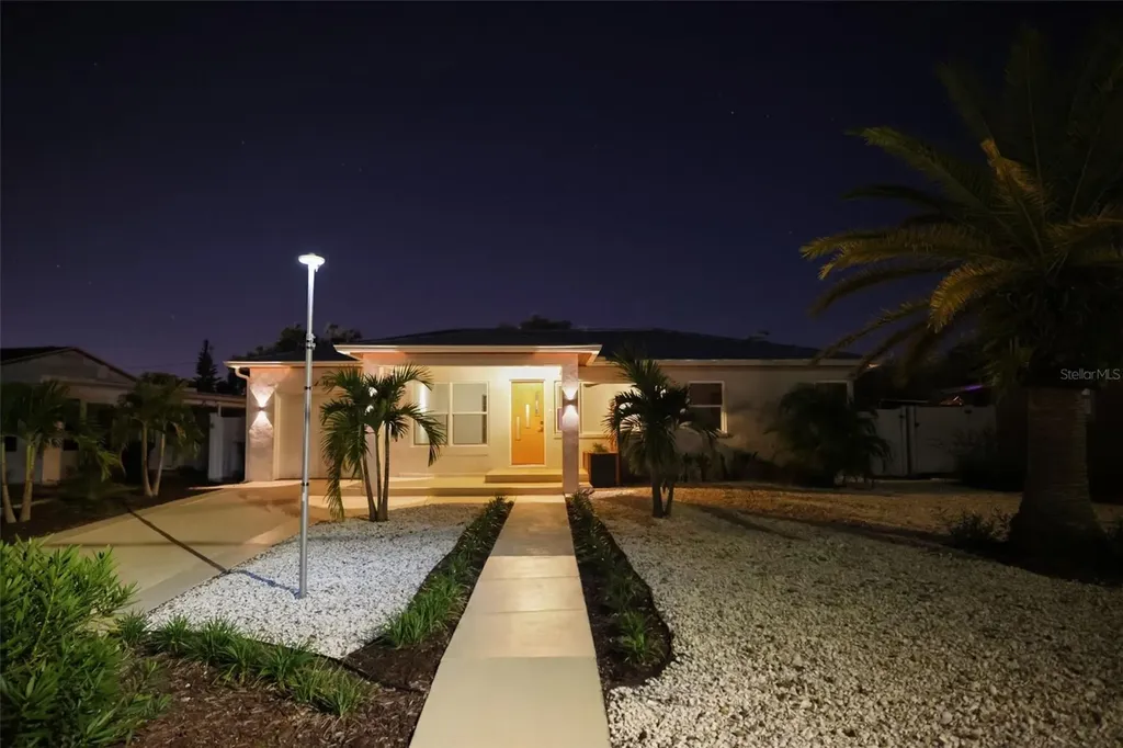 2012 Culberson Avenue Dunedin FL 34698