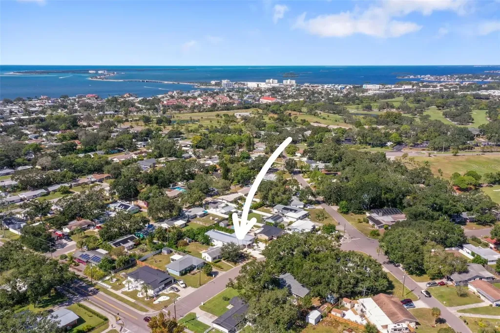 2012 Culberson Avenue Dunedin FL 34698