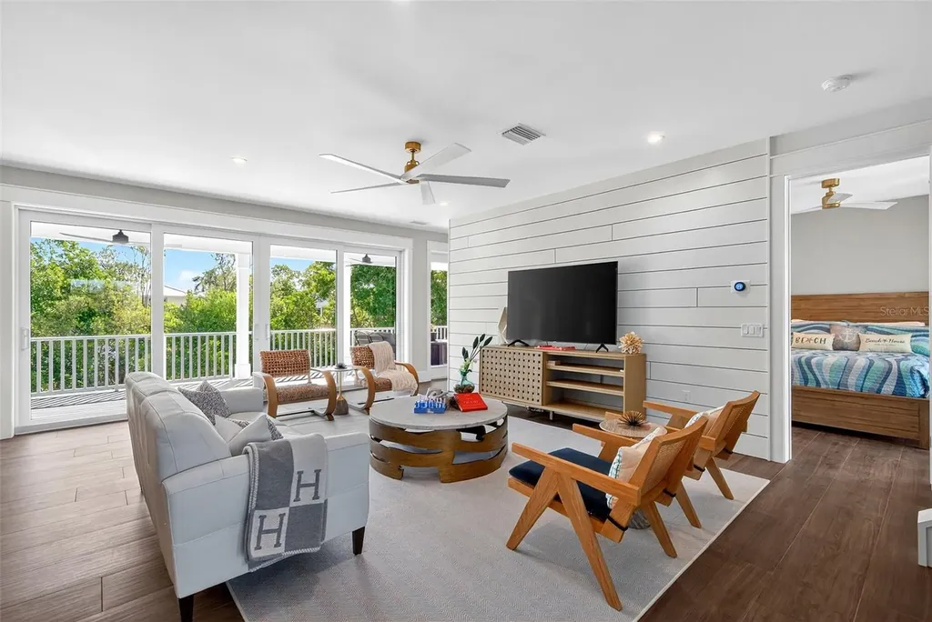 598 Lyons Lane Longboat Key FL 34228