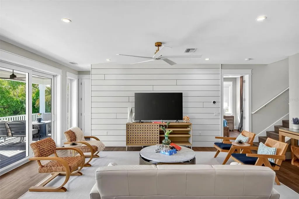 598 Lyons Lane Longboat Key FL 34228